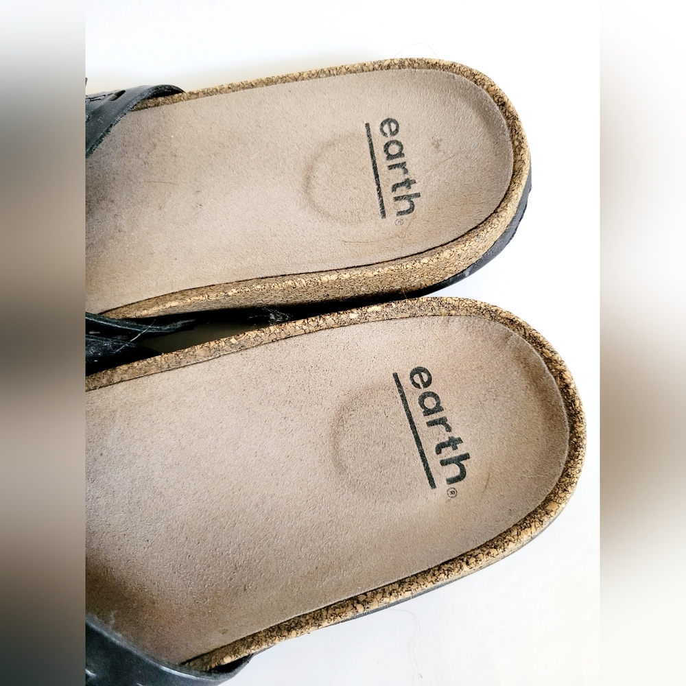 Earth Sand Antigua Women's Perforated Genuine Leather Slide Sandals Black US 9.5 - Picture 6 of 16